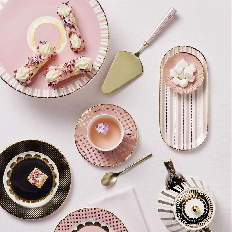 Regency assiette à gâteau à pied rose par Maxwell & Williams - 23 cm