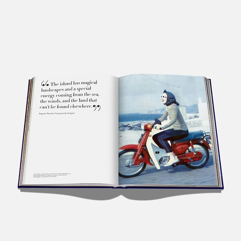 Beau livre de photographies décoratifs par Assouline - « Mykonos Muse »