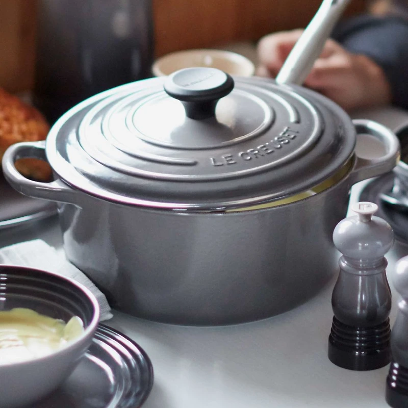 Le Creuset Round Dutch Oven 5.3 L - Oyster