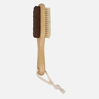 Pierre ponce et brosse pour les soins des pieds