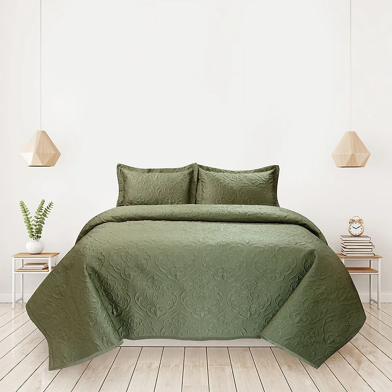 Satin Floral Quilt Set