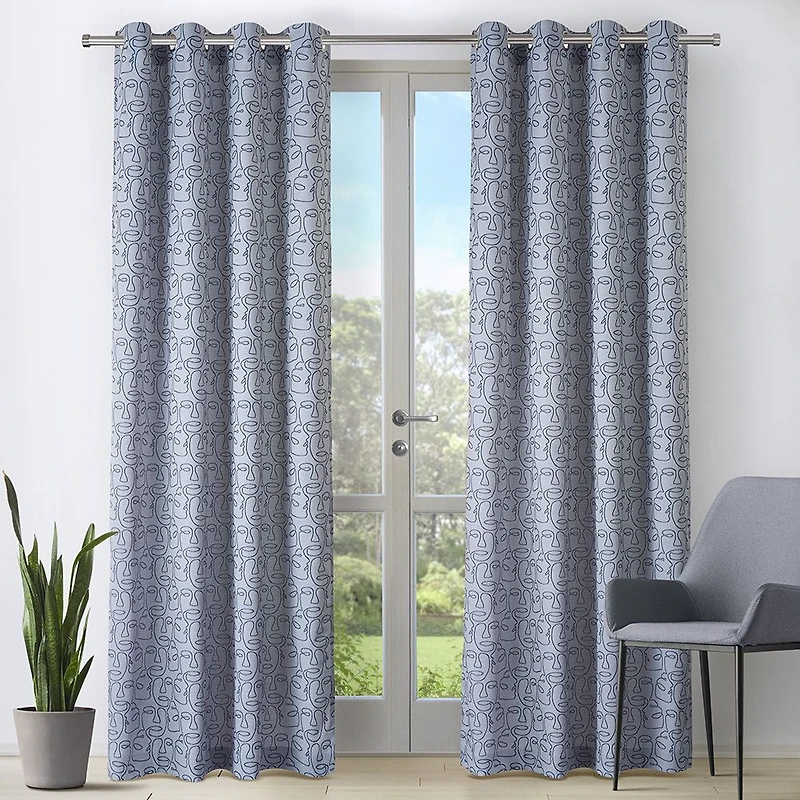 Visages Jacquard Grommet Curtain