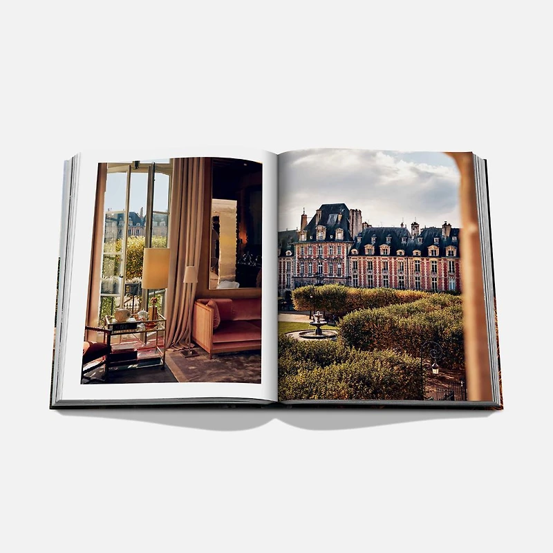 Paris Chic Book, English