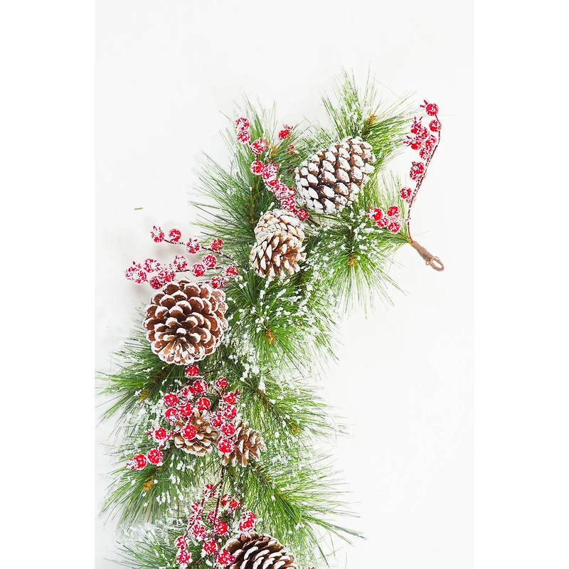 Hangable Flocked Green and White Pvc Garland with Frosty Berries