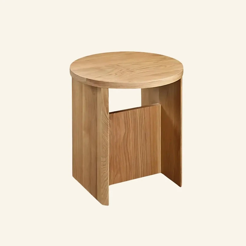 Nika Tabouret  