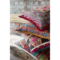 Coussin Lindy par Loloi - Rouge et Multi