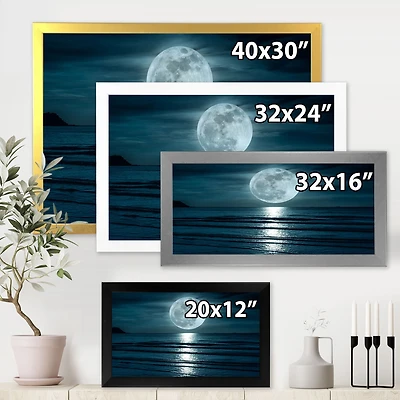Toile « Super Moon Over The Sea I »