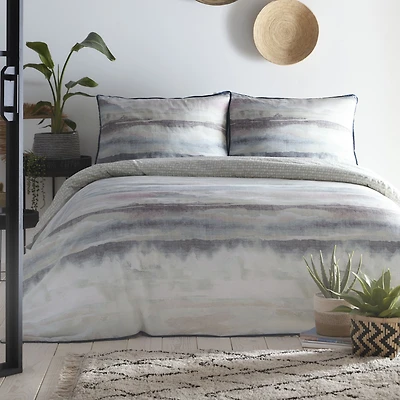 Appletree Landscape Comforter Set