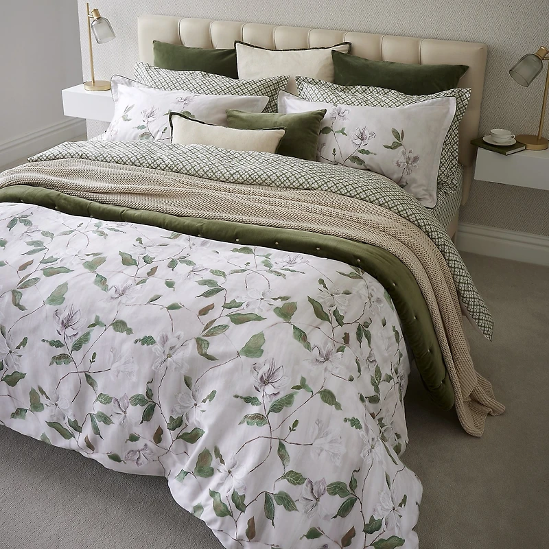 Magnolia Comforter Set