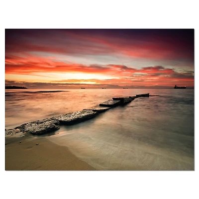 Toile « Wonderful Sunrise on Black Ocean »