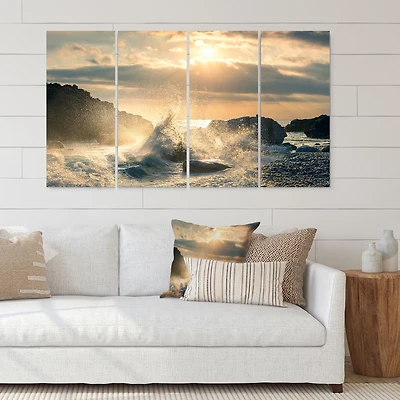 Toile imprimée « Big Wave Hit the Rock at Beach » - 4-5 panneaux