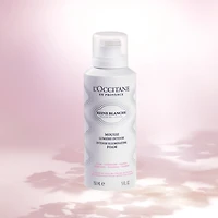 Reine des Prés Intense Brightening Foam