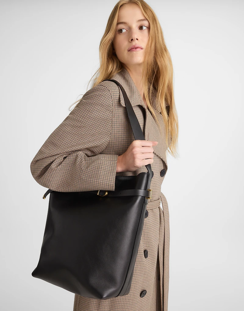 The Essential Belted Bucket Tote | Madewell