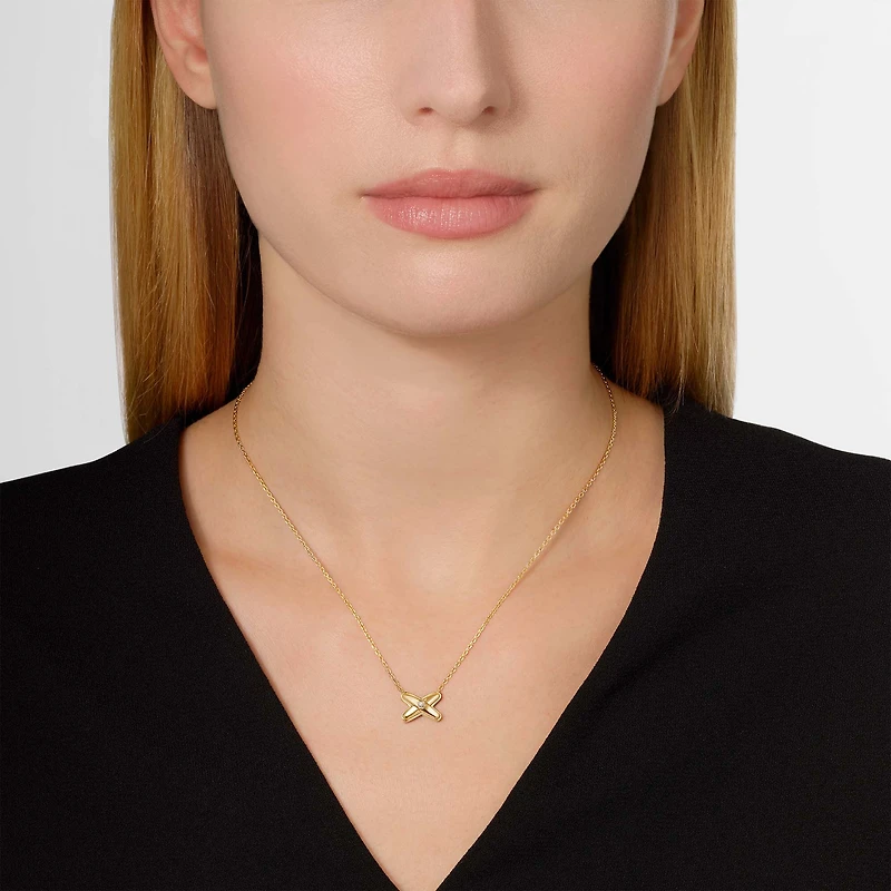 Jeux De Liens Yellow Gold and Diamond Pendant