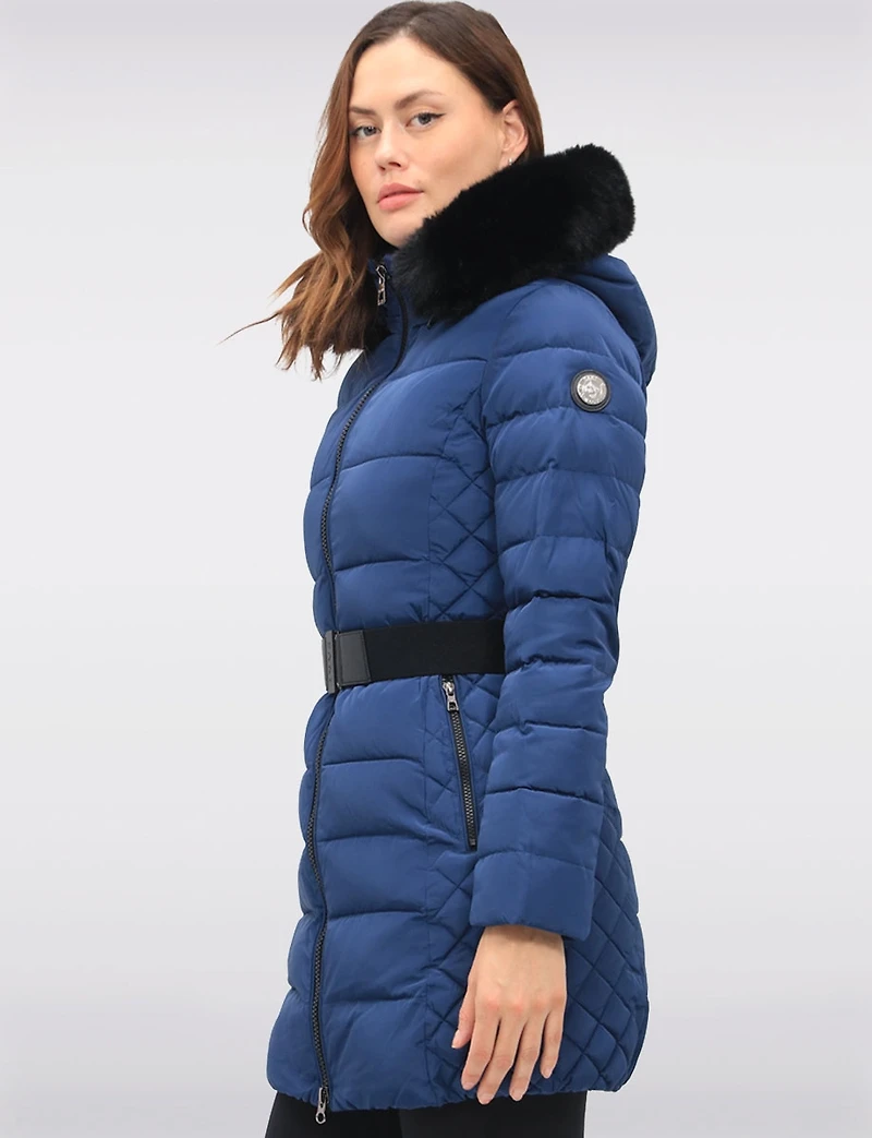 Manteau Matelassé En Eco-Duvet Avec Capuche & Fourrure Vegan par Saki