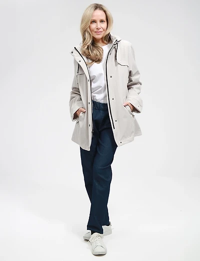 Manteau Végan Breathe-Tech® Softshell Polyvalente avec Capuche Amovible par Saki