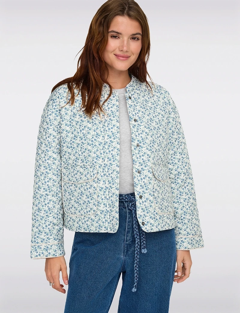Manteau Matelassé Court Motif Paisley Bleu & Crème à Poches Plaquées par Only