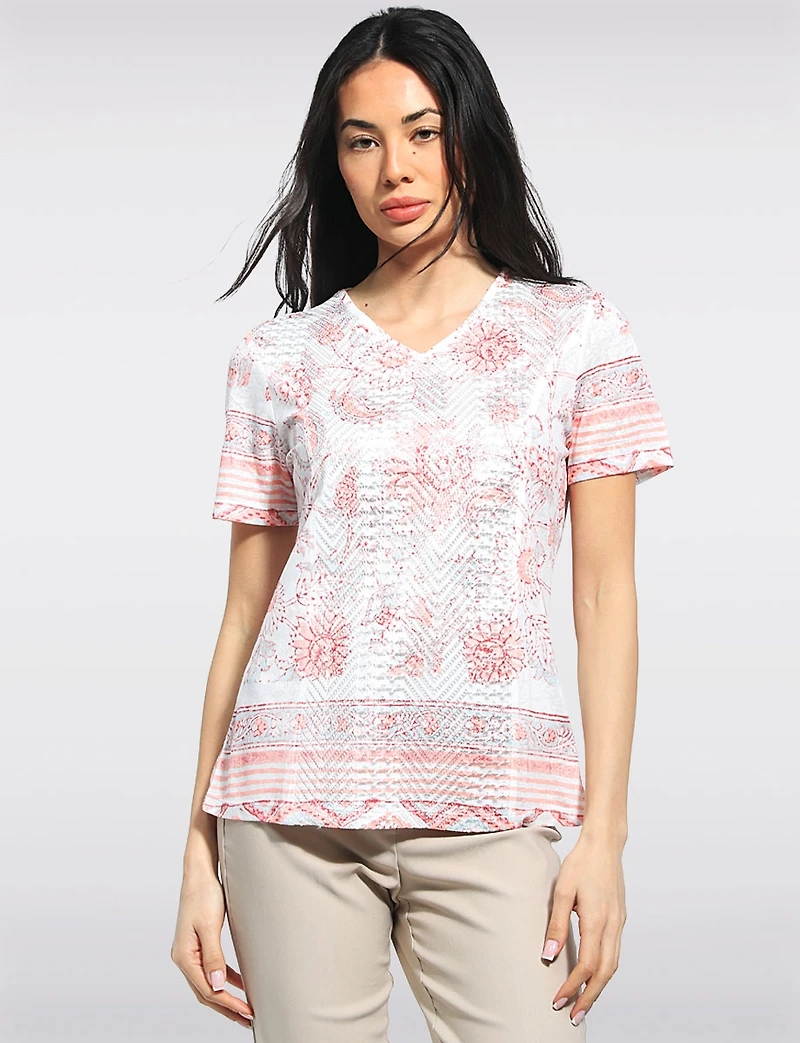 Haut Tricot Texturé À Motif Floral Col V Et Manches Courtes Par Beta’s Choice