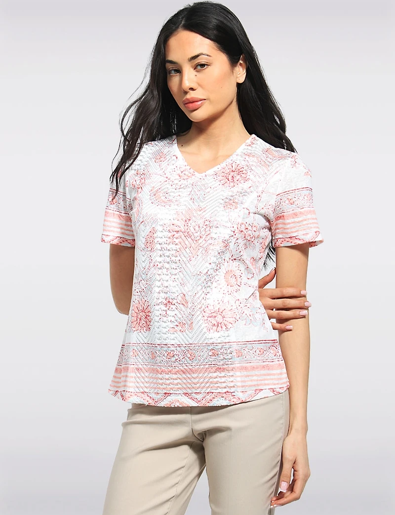 Haut Tricot Texturé À Motif Floral Col V Et Manches Courtes Par Beta’s Choice