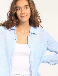 Chemise Texturée Boutonnée Avec Manches Ajustables et Poche Poitrine par Erika