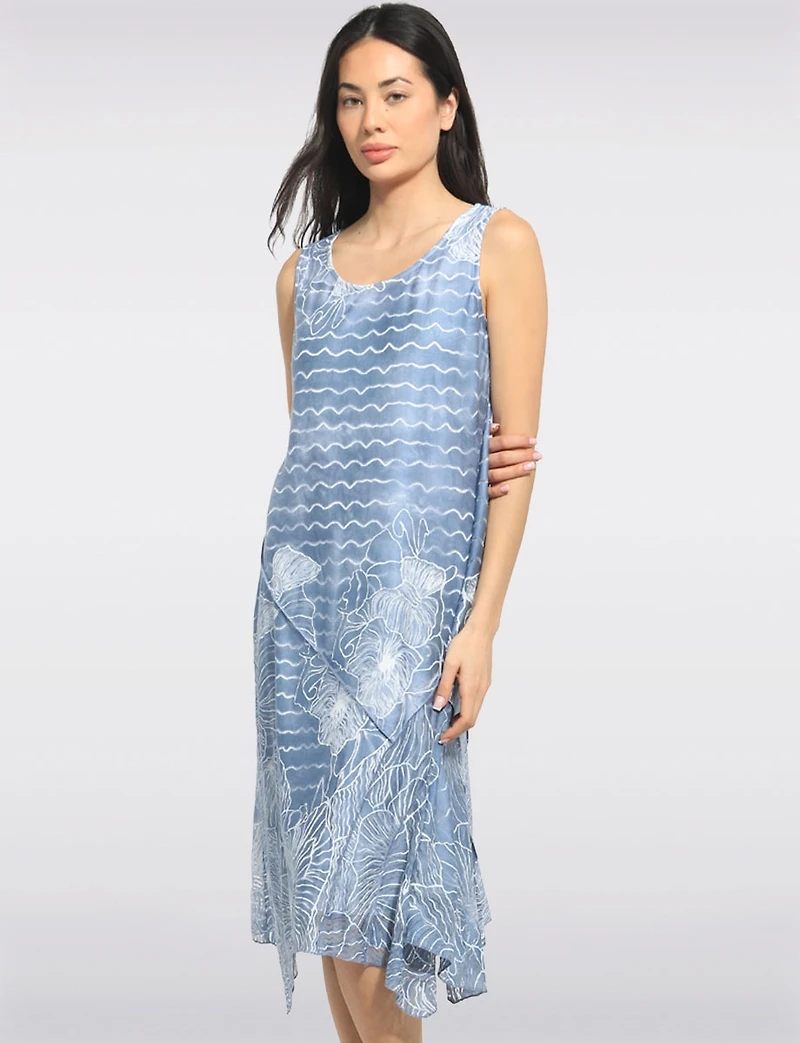 Robe Midi Évasée À Deux Niveaux Sans Manches Imprimé Floral & Ondulé Par Cativa