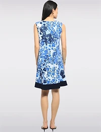 Robe Sans Manches Évasée à Imprimé Floral Bleu Avec Ourlet Contrasté par Perle