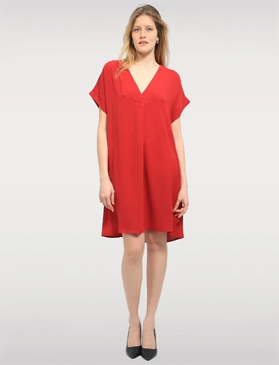Robe Élégante Fluide Unie à Manches Courtes Col V et Coupe Ample par Froccella
