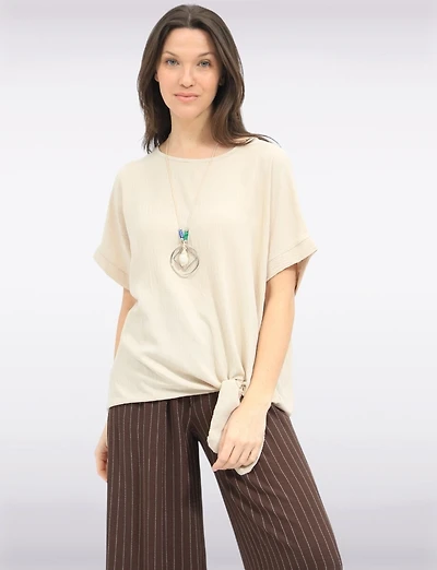 Haut à Manches Courtes Texturé Noué sur le Devant avec Collier par Froccella