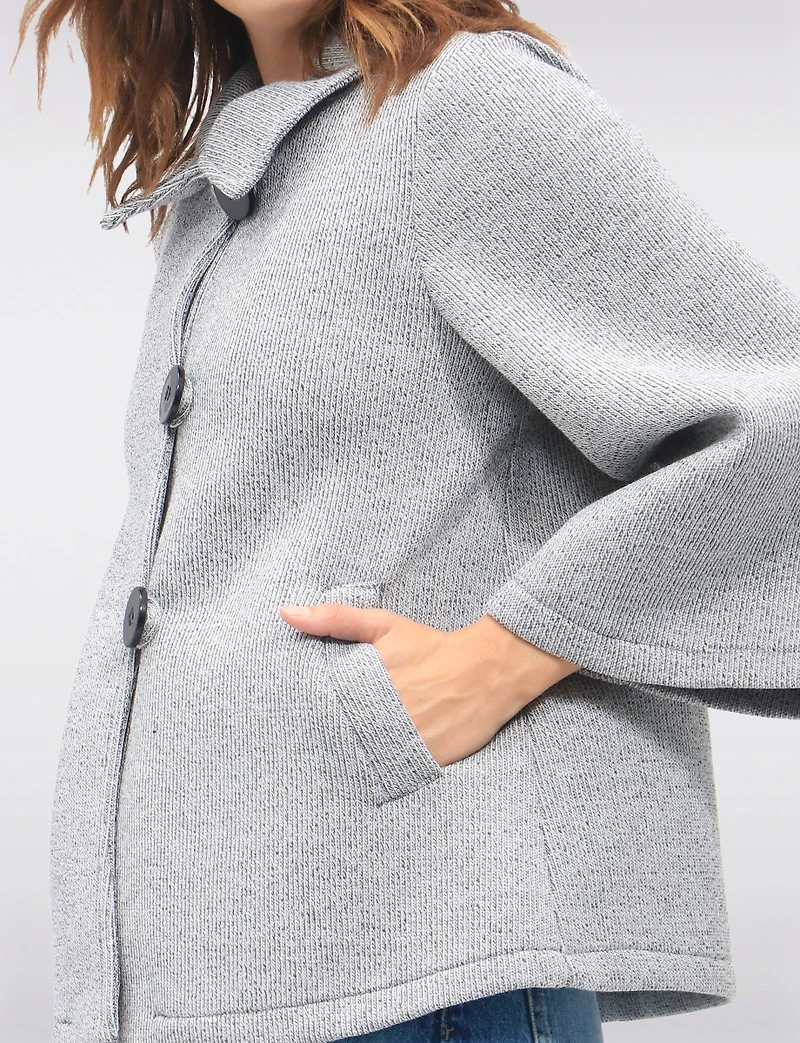 Manteau Court Évasé Chic en Scuba Extensible À Manches Évasées 3/4 par Froccella