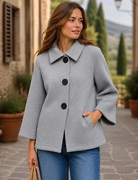 Manteau Court Évasé Chic en Scuba Extensible À Manches Évasées 3/4 par Froccella