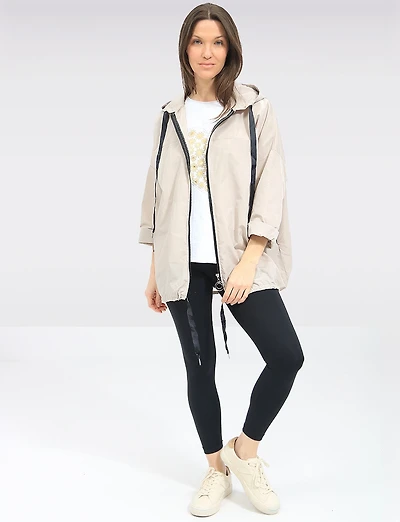 Veste Coupe Ample Légère À Capuche Coupe-vent Et Cordon L'ourlet Par Froccella