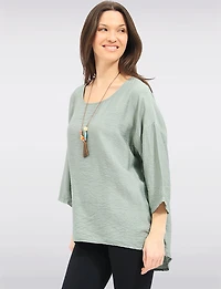 Haut Fluide à Ourlet Asymétrique Manches 3/4 Col Rond et Collier par Froccella