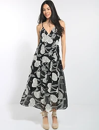 Robe Mi-longue À Dos Nu Bretelles Col V Ornée Broderies Florales Par Queen Drama