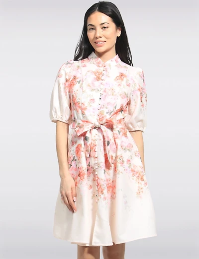 Robe Floral Col Officier Boutonnée Ceinturée À Manches Courtes Par Stella Morgan