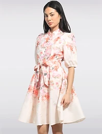 Robe Floral Col Officier Boutonnée Ceinturée À Manches Courtes Par Stella Morgan