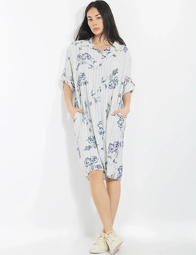 Robe Chemise Ample Fleurie Rayée à Manches Retroussables et Poches par Froccella