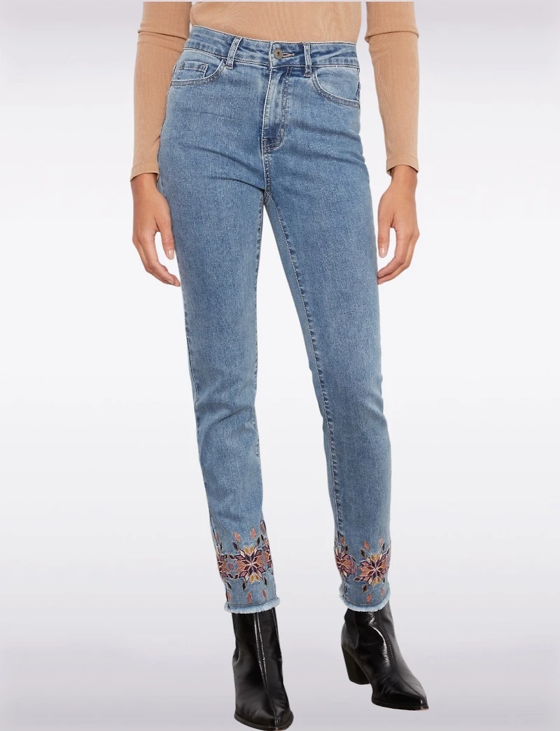 Jean Extensible Ajustée Avec Broderie Florale & Ourlet Effiloché Par Charlie B