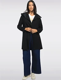 Cardigan Noir Long à Devant Drapé avec Jacquard Floral et Col Cascade par Perle