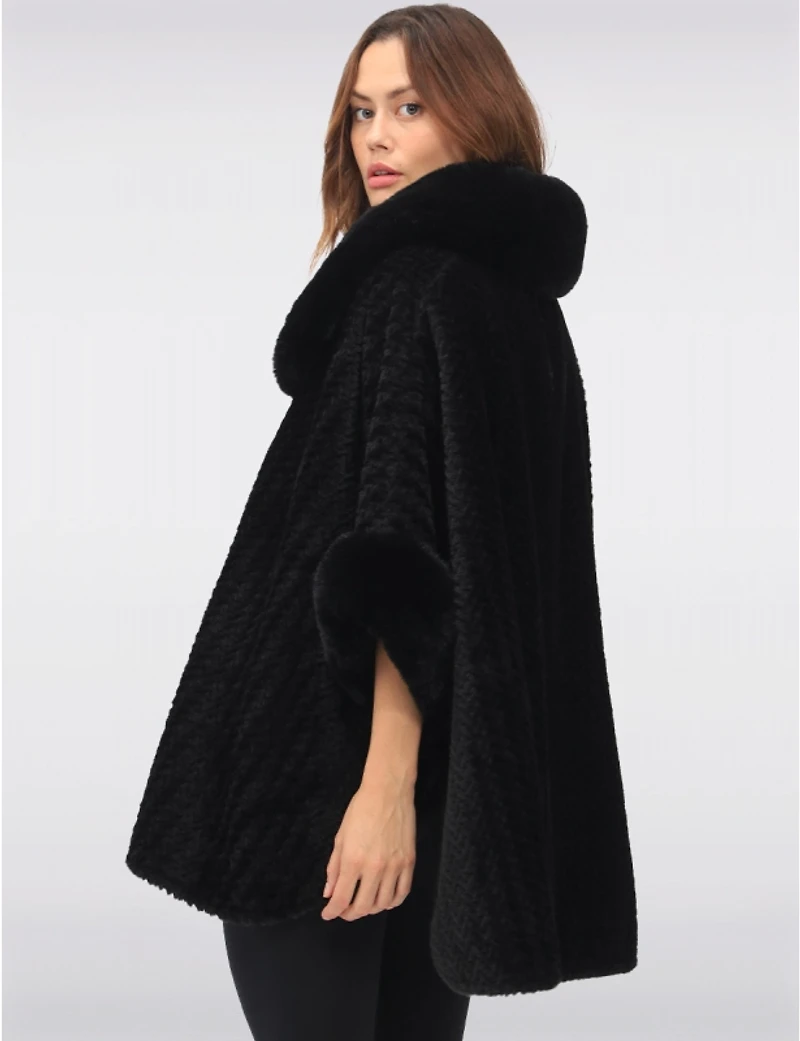 Manteaux Manteaux | La maison du manteau au Québec Cape Noire Ouverte Douce avec Bordure en Fausse Fourrure & Motif Animal Texturé
