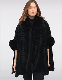 Manteaux Manteaux | La maison du manteau au Québec Cape-Châle Élégante Noire à Texture Chevron Douce Bordée de Fausse Fourrure