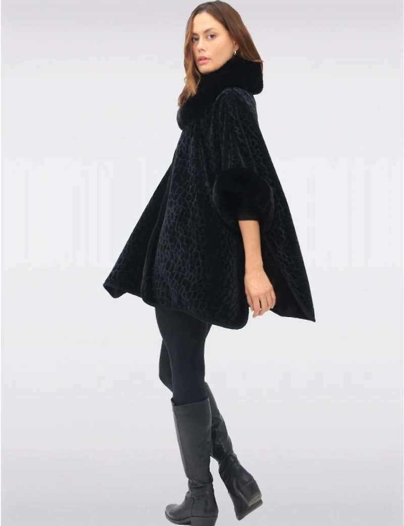 Manteaux Manteaux | La maison du manteau au Québec Cape-Châle Élégante Noire à Texture Chevron Douce Bordée de Fausse Fourrure