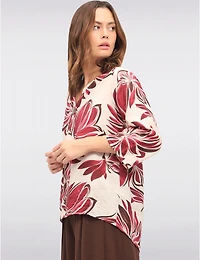 Haut à Fleurs avec Encolure Fendue Manches 3/4 et Détail Bouton par Froccella
