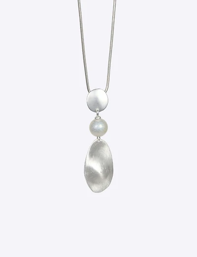 Collier Élégant Long avec Pendentif en Métal patiné Argenté et Nacre