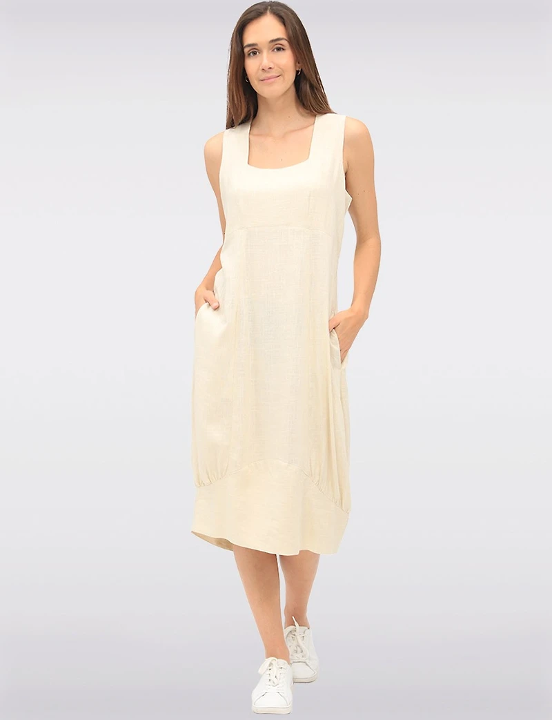 Robe Sans Manches à Col Carré Longue Ballon Avec Poches par Julia Paradis