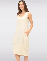 Robe Sans Manches à Col Carré Longue Ballon Avec Poches par Julia Paradis