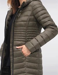Manteau Long Végan Matelassé en Eco-duvet Ultraléger avec Capuche par Point Zero