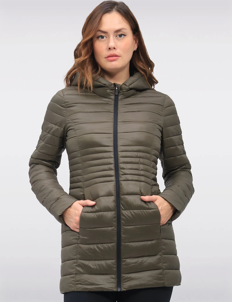 Manteau Long Végan Matelassé en Eco-duvet Ultraléger avec Capuche par Point Zero