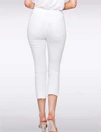 Pantalon Blanc Écourté en Sergé Extensible à Ourlet Asymétrique par Charlie B