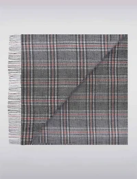 Foulard Classique Léger à Carreaux Gris Doux avec Franges sur les Côtés