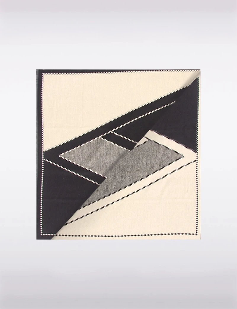 Foulard Élégant à Motif Géométrique Doux avec Franges Délicates